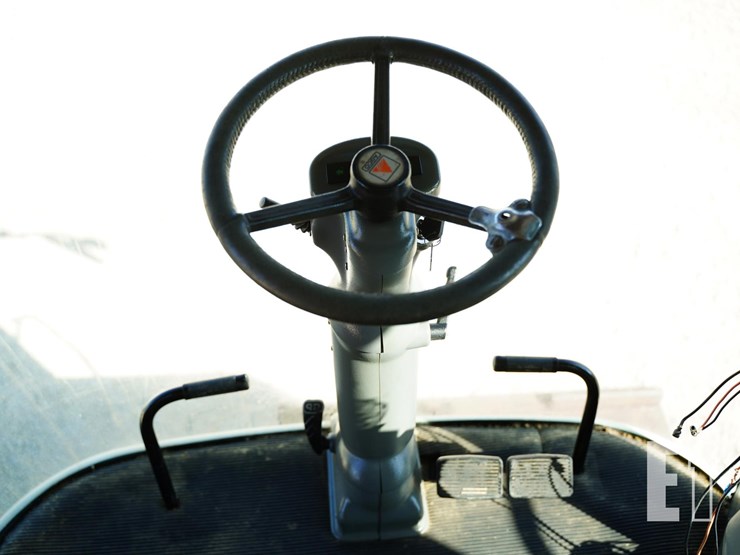 2004-gleaner-r65-image-43