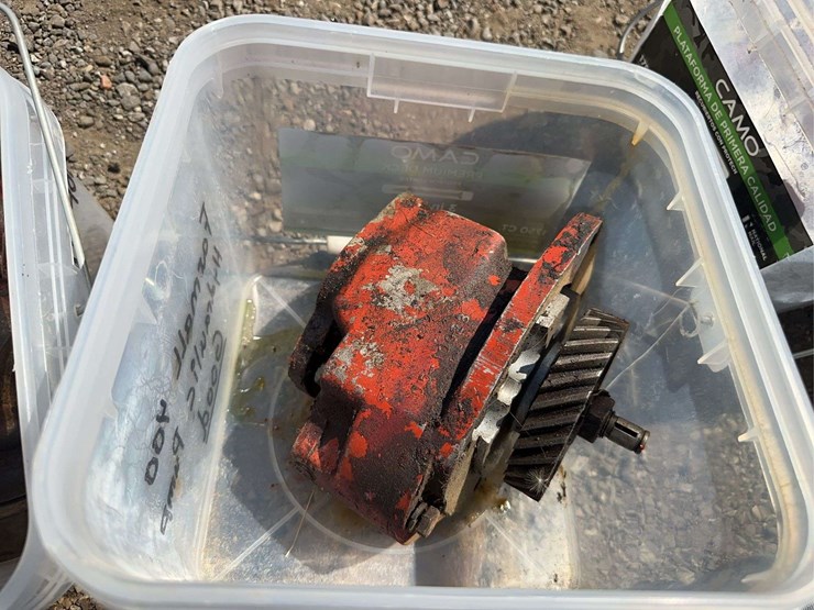1955-farmall-400-2wd-tractor-image-33