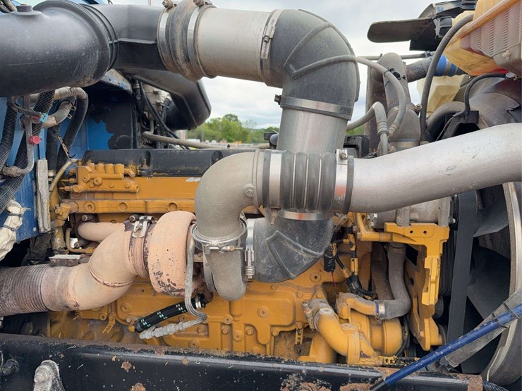 2008-peterbilt-388-image-41
