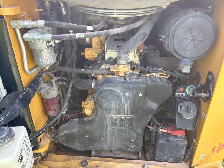 2015-caterpillar-299d2-image-7