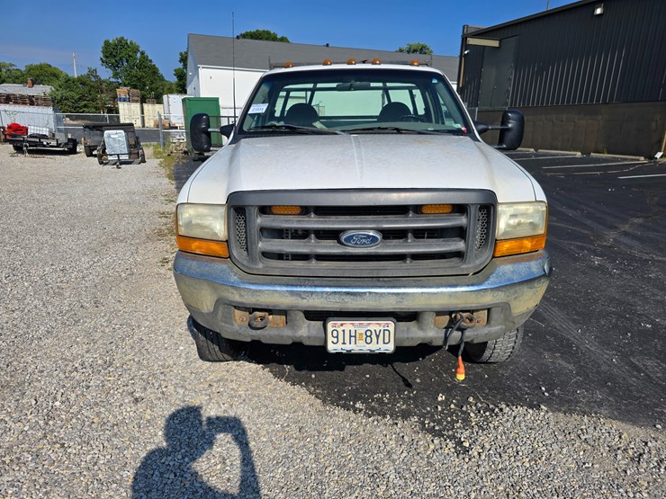2000-ford-f550-image-35
