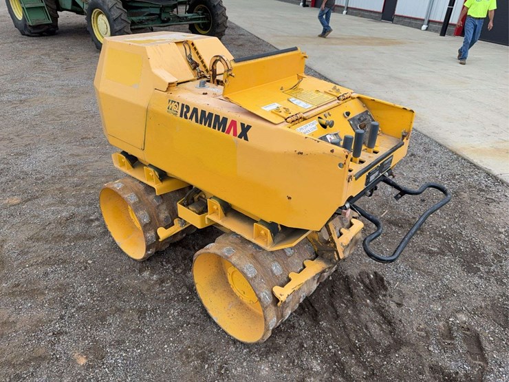 2007-multiquip-p33hhmr-image-3