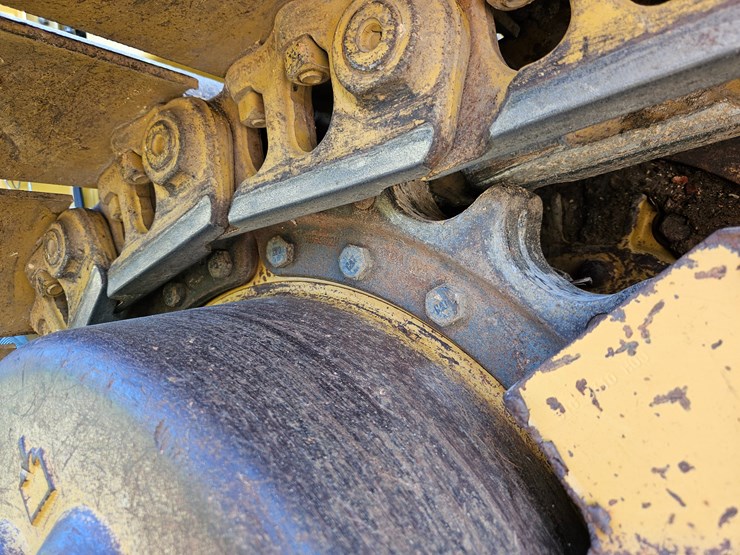 2014-caterpillar-953d-image-100