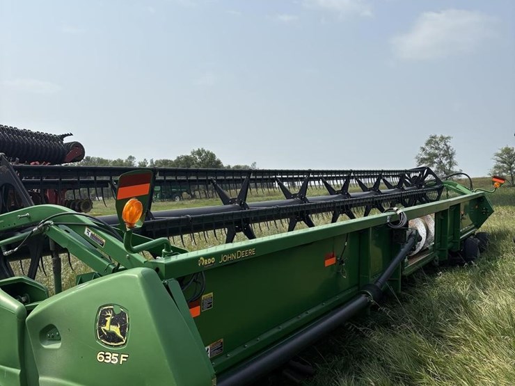 2010-john-deere-635f-image-3