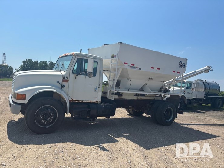 2000-ihc-4900-dry-tender-truck-(dr12098,-unit-25102)-image-16