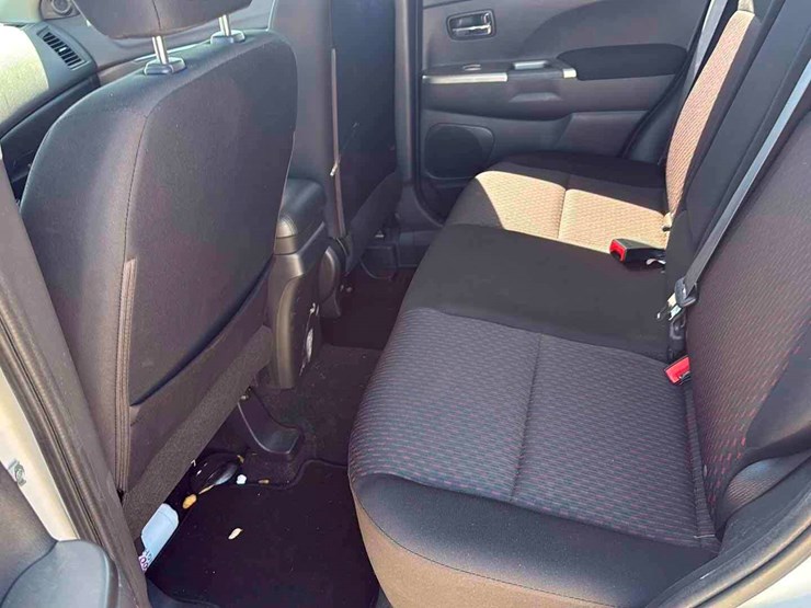 2019-mitsubishi-outlander-image-10