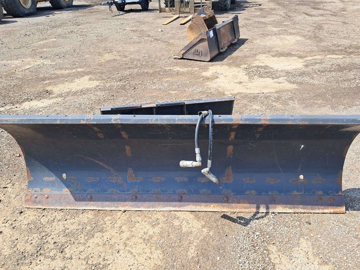 bobcat-84"-hydraulic-angle-snow-plow-image-5