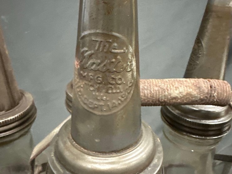 669---(8)-quart-glass-oil-bottles-w/-carry-rack-image-2