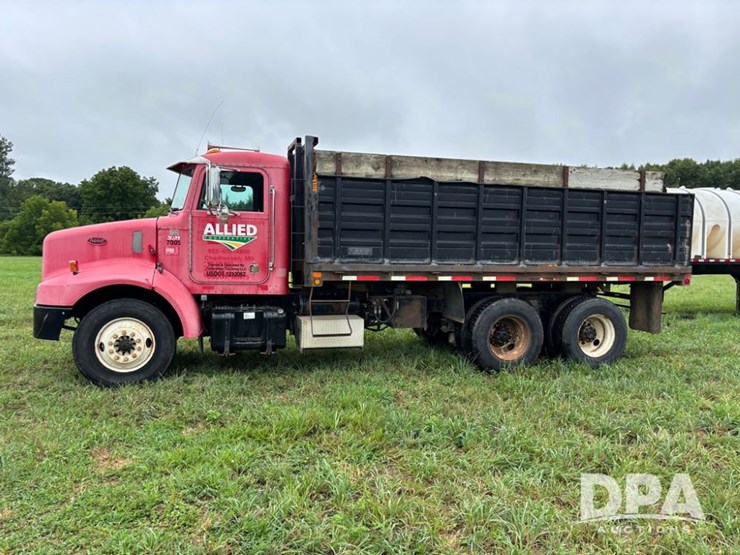 2002-peterbilt-330-image-19