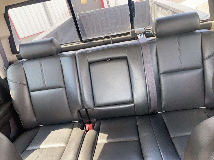 2012-chevrolet-3500-image-28