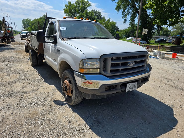 2004-ford-f550-image-34