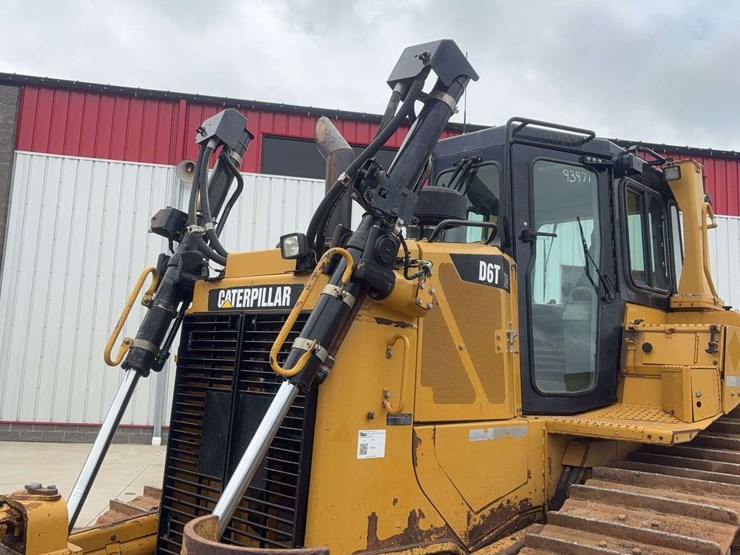 2013-caterpillar-d6t-xw-image-31