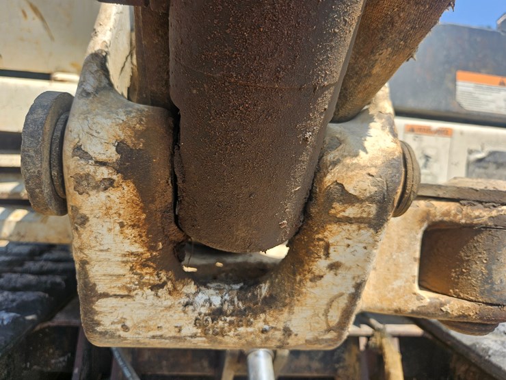 bobcat-325-image-54