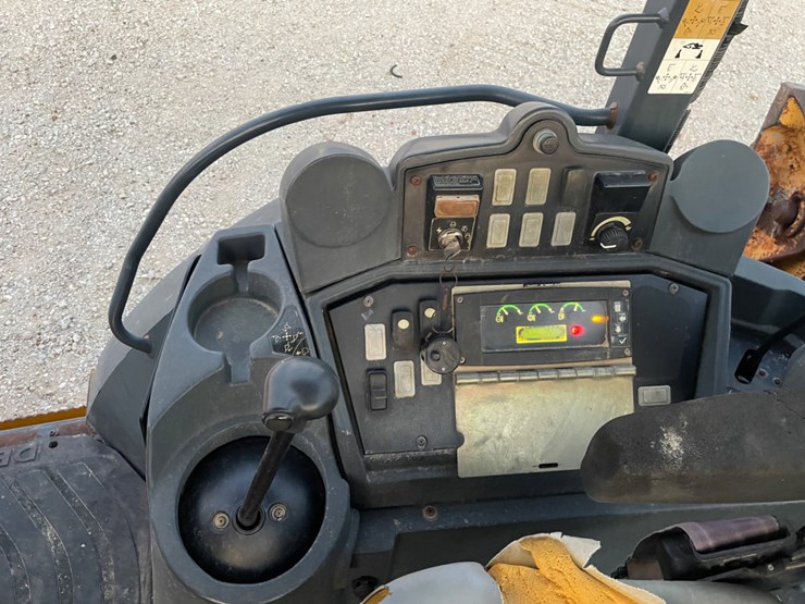 2012-deere-310sj-image-10