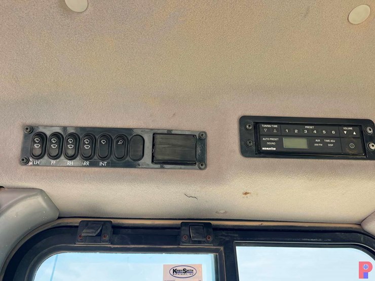 2018-komatsu-d65wx-18-image-17
