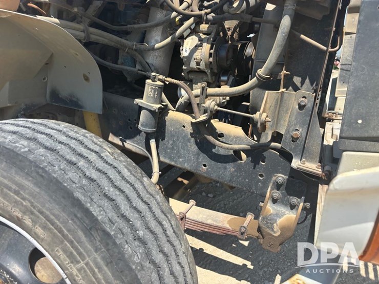 2000-ihc-4900-dry-tender-truck-(dr12098,-unit-25102)-image-26