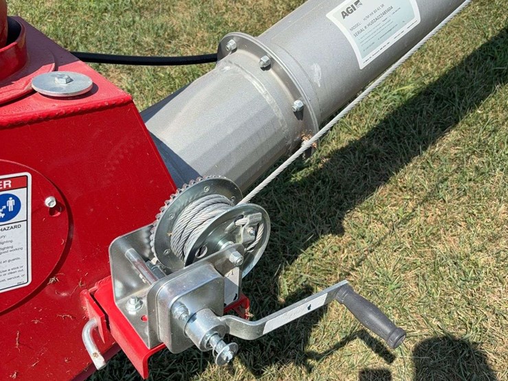 new-2023-agi-hutchinson-hx8-61-swing-away-auger,-540pto,-hyd-lift,-never-used-image-4