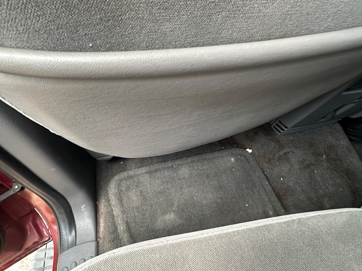 2005-ford-explorer-image-33
