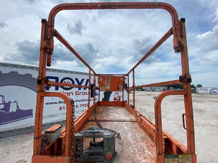 2018-jlg-3246es-image-13