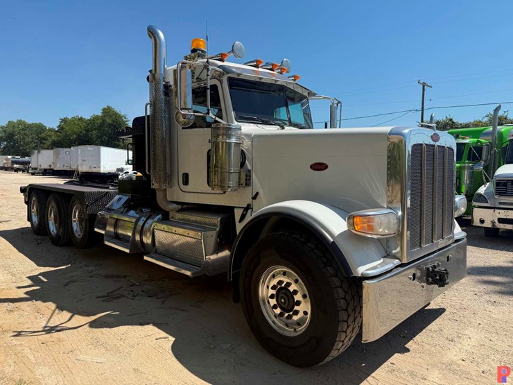 2015-peterbilt-389-image-2