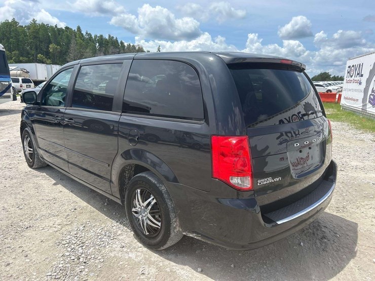 2012-dodge-grand-caravan-image-4
