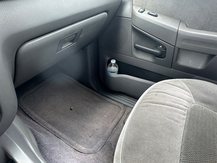 2005-ford-explorer-image-48