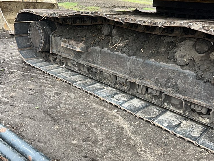 caterpillar-320-image-38