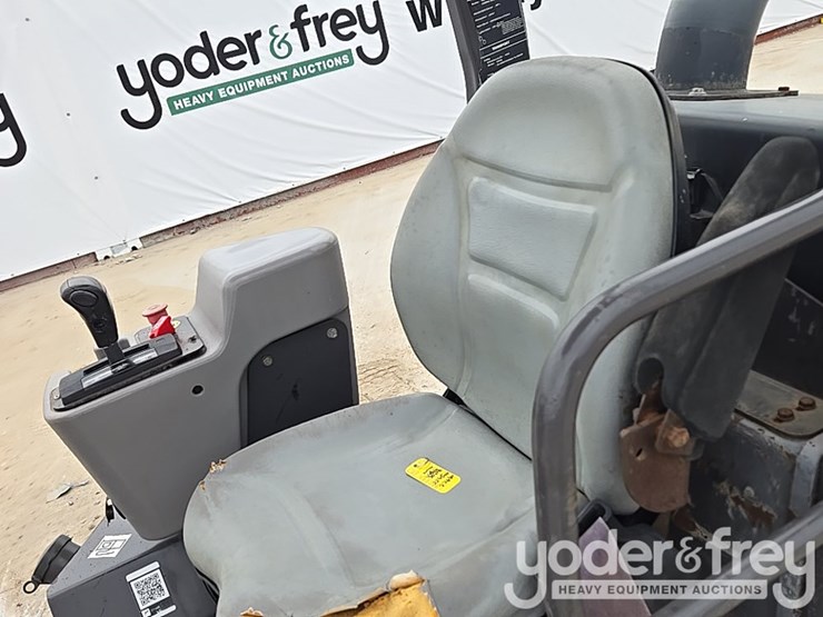 2012-volvo-sd25f-image-32
