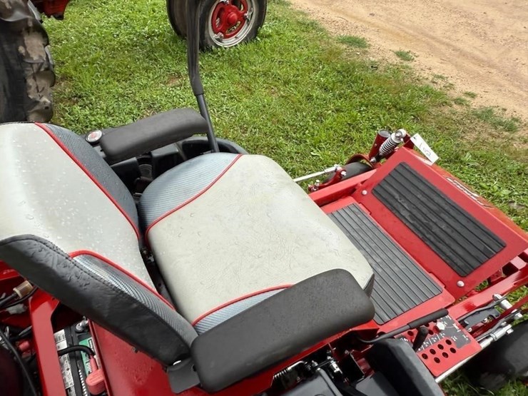 ferris-is700z-zero-turn-lawn-mower-image-8