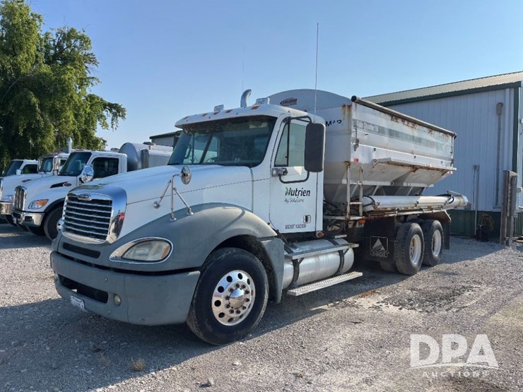 2007-freightliner-dry-tender-truck-(jn2725,-unit-108074)-image-1