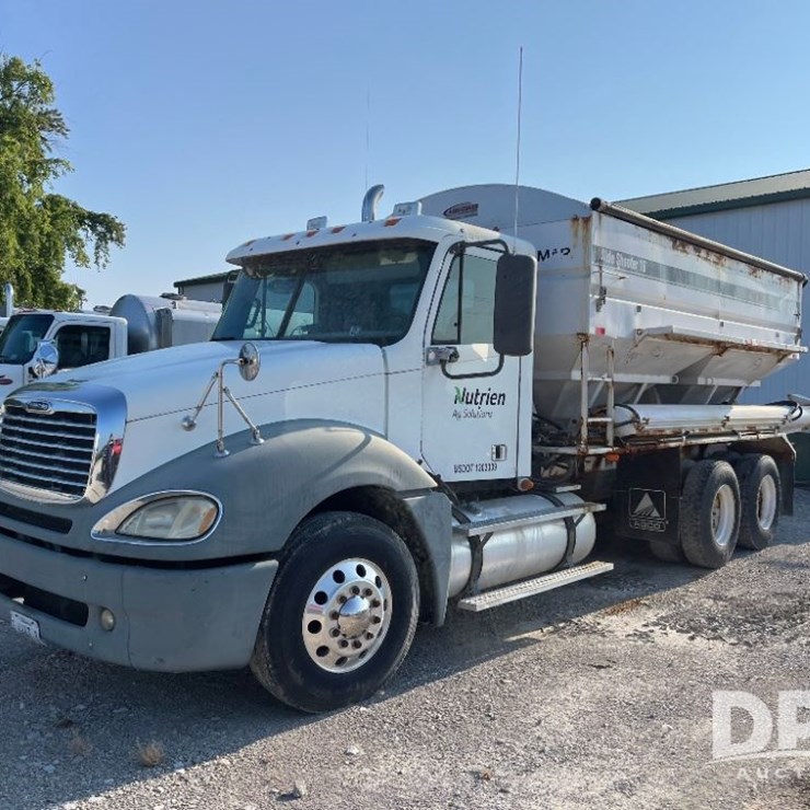 2007 Freightliner Dry Tender Truck (JN2725, Unit 108074)