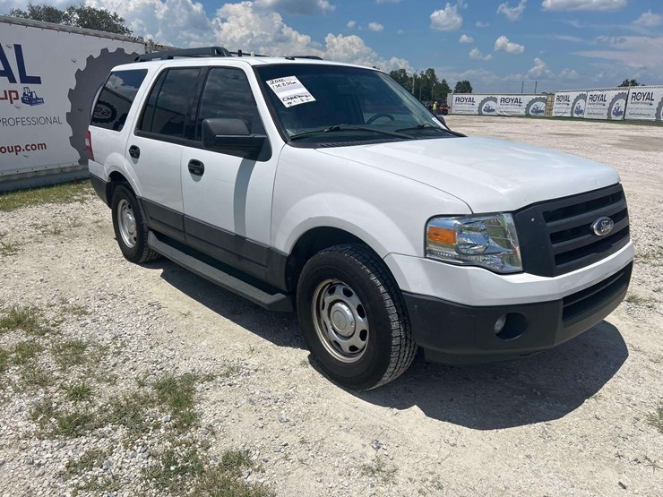 2012-ford-expedition-xlt-image-2