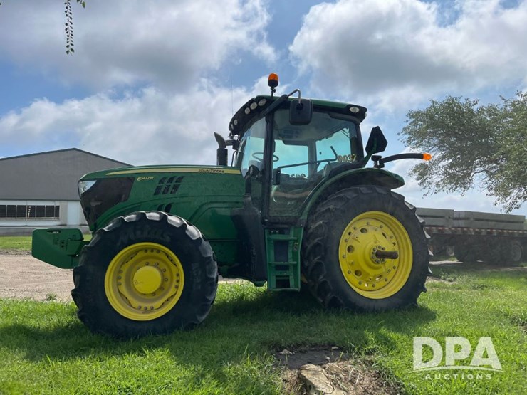 2014-john-deere-6140r-image-11