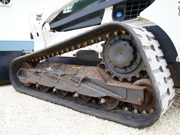 2022-bobcat-t770-image-24