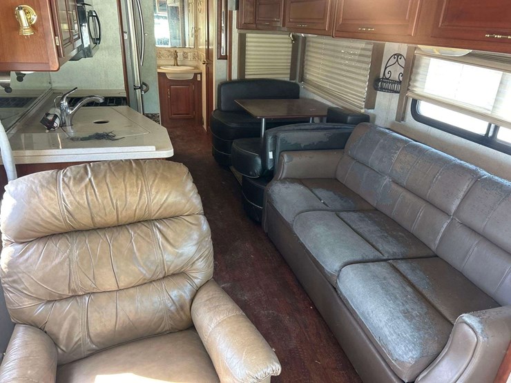 2002-fleetwood-expedition-36ft-motorhome-image-9