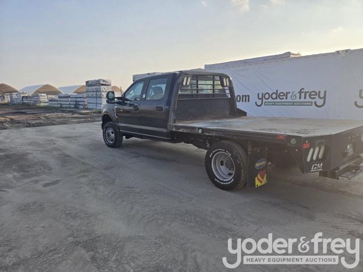 2022-ford-f350-xl-image-3