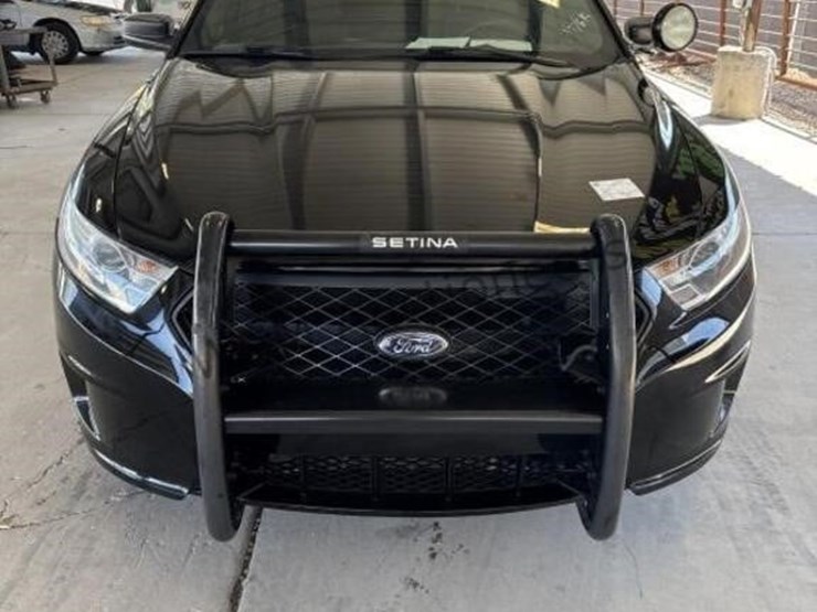 2013-ford-taurus-sdn-image-3