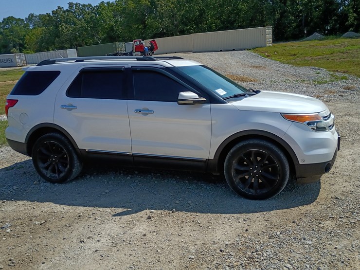 2013-ford-explorer-image-13