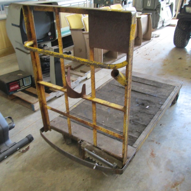 #98 • #26943 • 60"x32" Rolling Cart