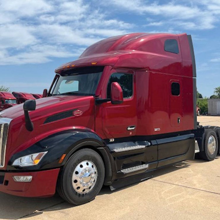 2023 PETERBILT 579
