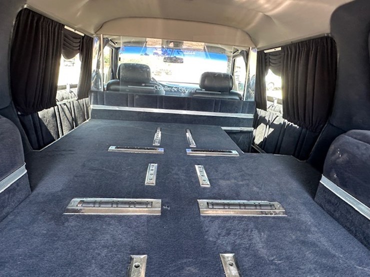 #22948-•-1997-cadillac-victoria-hearse-image-25