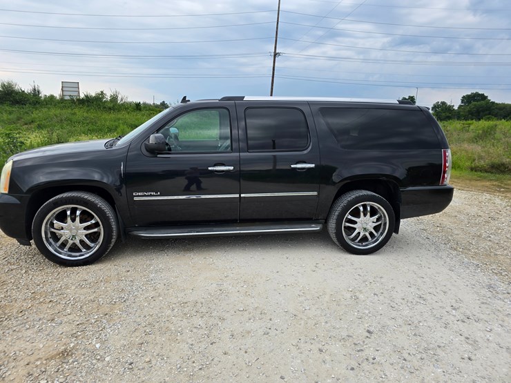 2011-gmc-yukon-xl-image-7