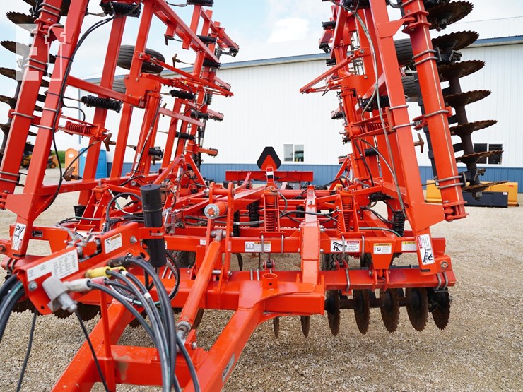 2015-kuhn-krause-6205-31-image-11