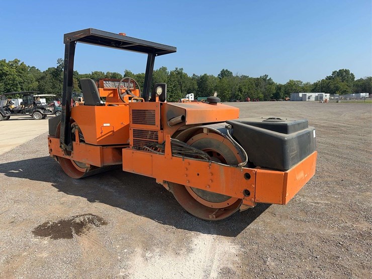 hypac-double-smooth-drum-asphalt-roller-image-2