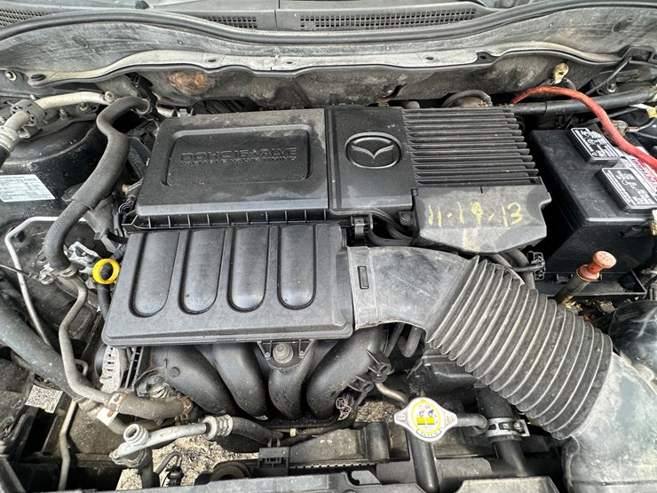 #22813-•-2012-mazda-2-image-54