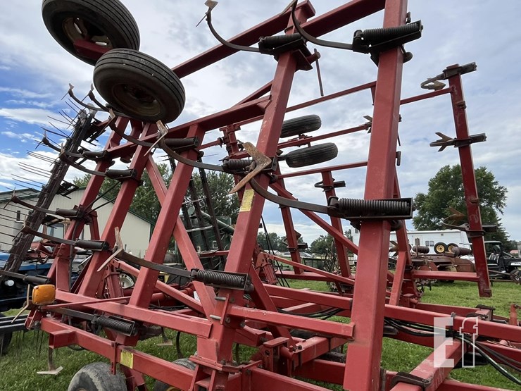 case-ih-4300-image-5