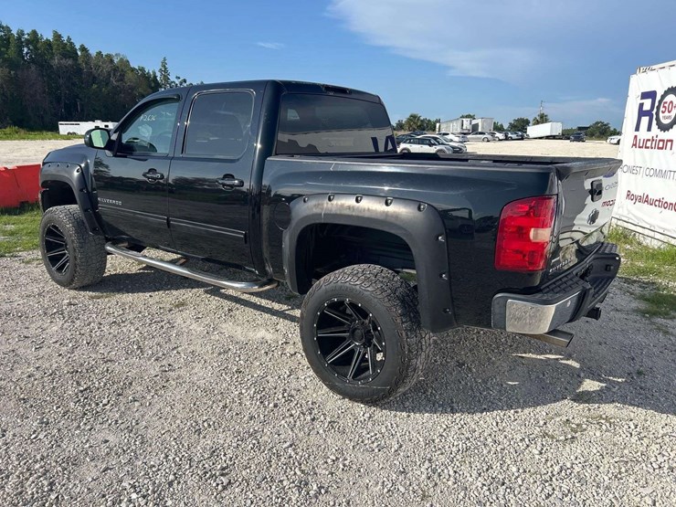 2012-chevrolet-silverado-1500-ltz-image-4