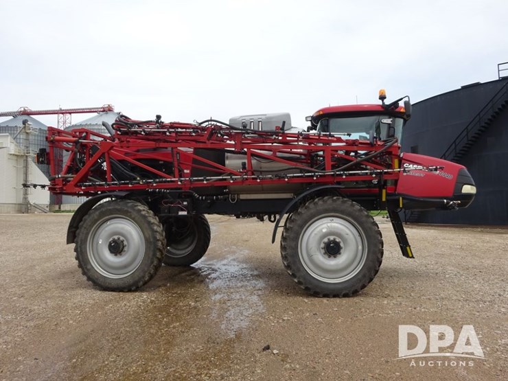2015-case-ih-patriot-4440-image-16