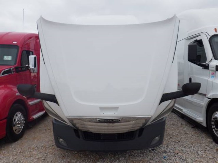 2021-freightliner-cascadia-126-image-15