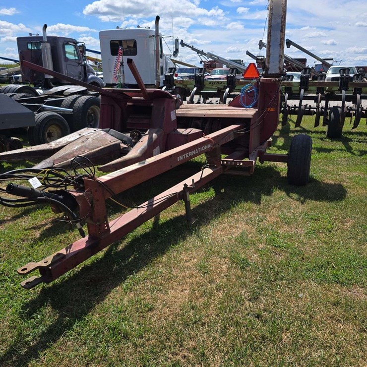 INTERNATIONAL 720